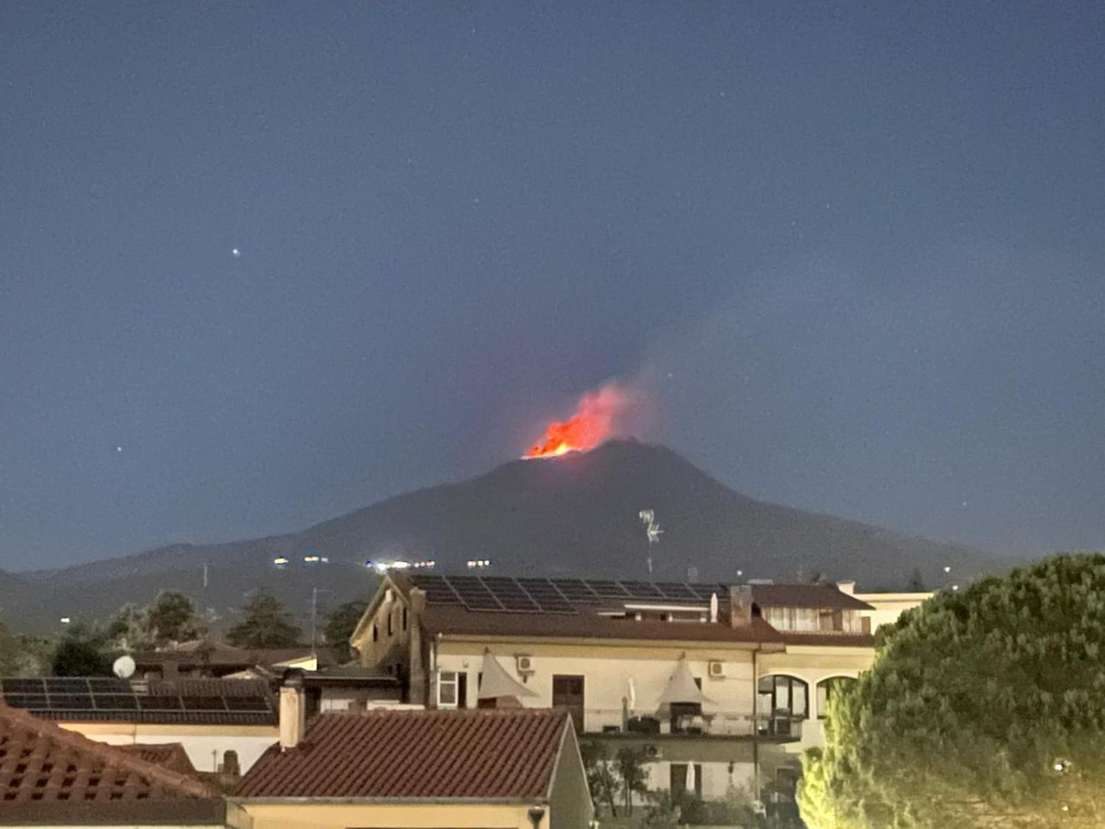 Bed and Breakfast La Dama Dell'Etna Николози Экстерьер фото